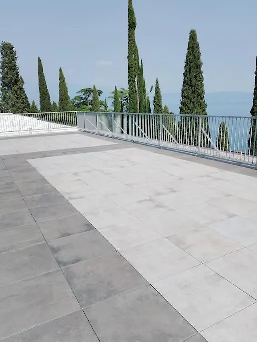 Studio Erika Al Vittoriale Gardone Riviera 0*,